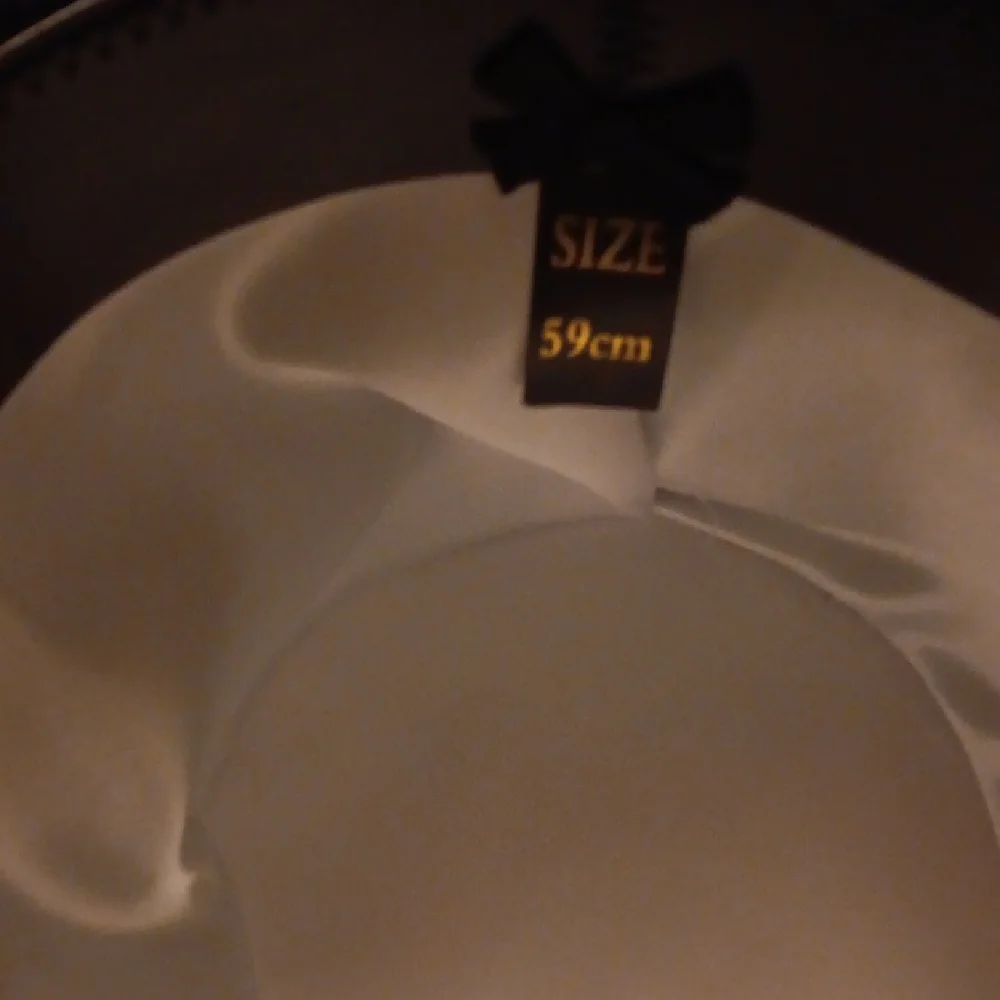 Elegant Black Top Hat - Picture 6 of 6